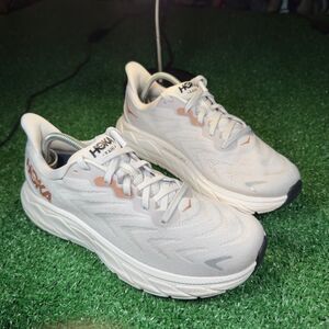 HOKA ONE ONE ARAHI 6 - Women’s Running Shoes - SIZE 7.5B